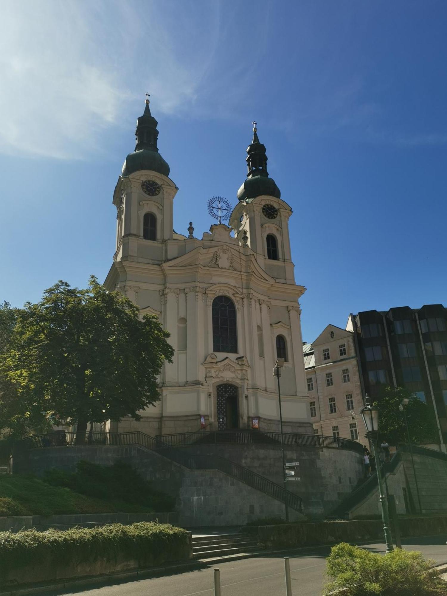 Apartamento Ubytovani Ester - Utulny Byt V Lazenskem Centru Karlovych Varu Se Zahradkou Karlovy Vary Exterior foto